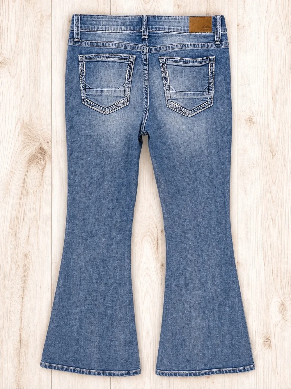 Daytrip (Buckle) Medium Wash Virgo Flare Jeans with Whiskering-Size 31R